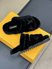 Fortok Louis Vuitton 24 Fur Slippers Black - 3