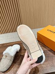 Fortok Louis Vuitton Soho Open Back Loafer Beige  - 4