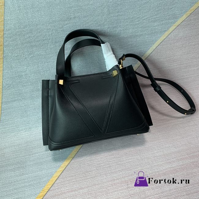 Fortok Valentino Vlogo Garavani Escape Calfskin Shopping Bag Black 31x25x15cm - 1