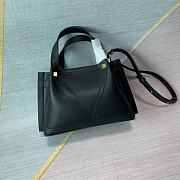Fortok Valentino Vlogo Garavani Escape Calfskin Shopping Bag Black 31x25x15cm - 1