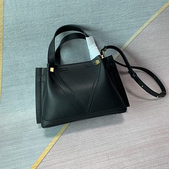 Fortok Valentino Vlogo Garavani Escape Calfskin Shopping Bag Black 31x25x15cm