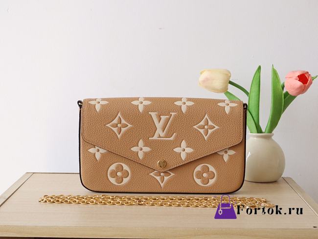 Fortok Louis Vuitton Felicie Pochette Bag Beige & Cream M12754 21x12x3cm - 1