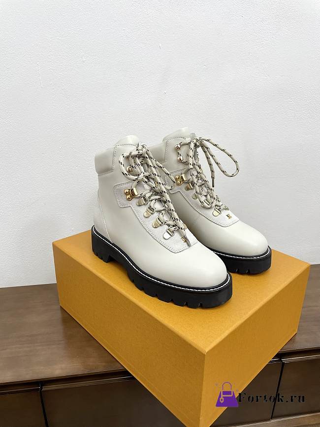 Fortok Louis Vuitton Territory Flat Ranger Cream - 1