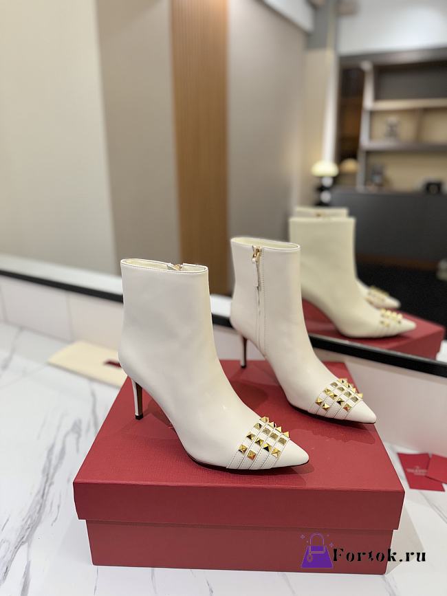 Fortok Valentino Garavani Rockstud Pointed Toe White Leather Ankle Boot - 1