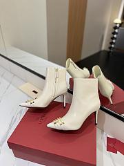 Fortok Valentino Garavani Rockstud Pointed Toe White Leather Ankle Boot - 5