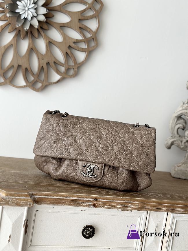 Fortok Chanel Vintage Cloud Bag Brown A2223 30x18x4cm - 1