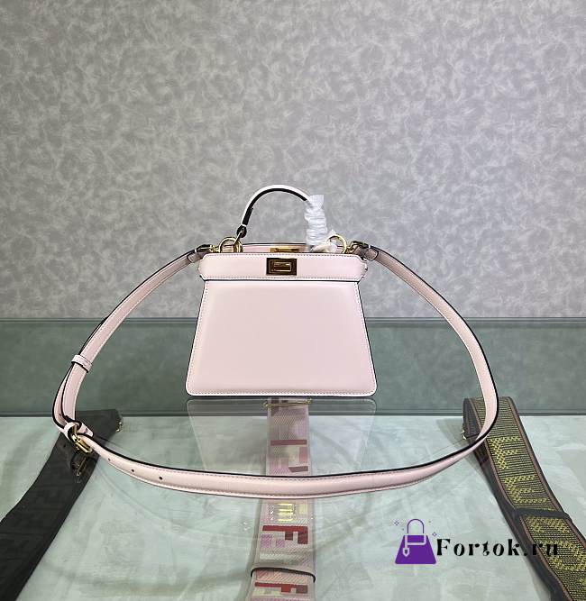 Fortok Fendi Peekaboo Iseeyou Petite Bag in Light Pink 20x11x15cm - 1