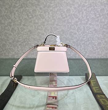 Fortok Fendi Peekaboo Iseeyou Petite Bag in Light Pink 20x11x15cm