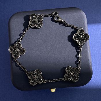 Fortok Van Cleef & Arpels Black Full Diamond Five-flower Bracelet