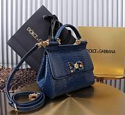 Fortok Dolce & Gabbans Calfskin Sicily Bag With Iguana Print Blue 20cm - 4