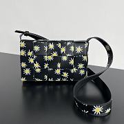 Fortok Bottega Veneta Daisy Print Cassette Bag In Black 23x15x6cm - 1