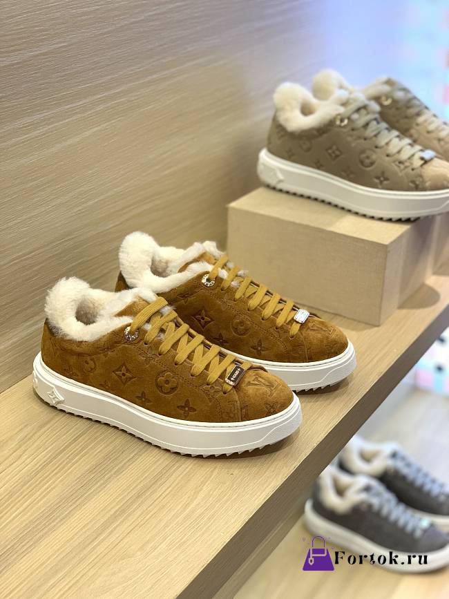 Fortok Louis Vuitton Time Out Trainers Lamb Fur Shearling Sneakers Brown - 1