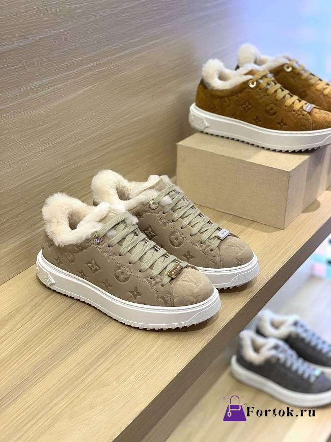 Fortok Louis Vuitton Time Out Trainers Lamb Fur Shearling Sneakers Beige  - 1