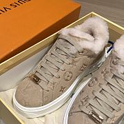 Fortok Louis Vuitton Time Out Trainers Lamb Fur Shearling Sneakers Beige  - 6