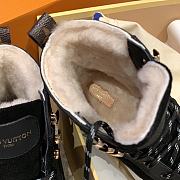 Fortok Louis Vuitton V Squad Leather And Fur High Boots Black  - 4