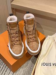 Fortok Louis Vuitton V Squad Leather And Fur High Boots Beige - 2