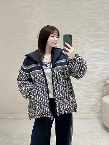 Fortok Dior Reversible Cropped Puffer Jacket Blue and Ecru Dior Oblique Quilted Technical Taffeta
