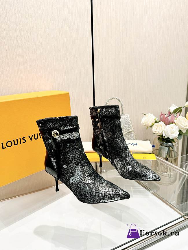Fortok Louis Vuitton  Cow Paint Leather High-Heel Ankle Boots Black - 1