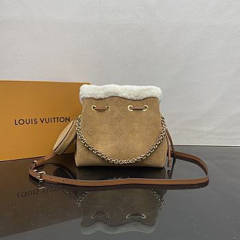 Fortok Louis Vuitton Bella Bag Beige Suede Leather M11839 19x22x14cm