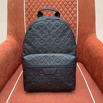Fortok Louis Vuitton Discovery Embossed Backpack Black M46553 29x38x20cm