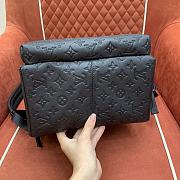 Fortok Louis Vuitton Discovery Embossed Backpack Black M46553 29x38x20cm - 4