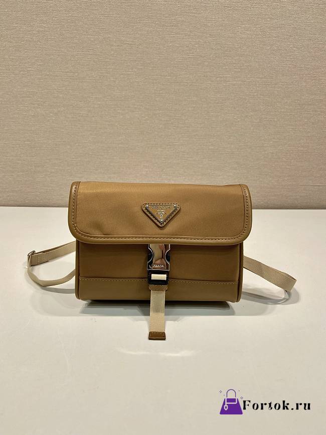 Fortok Prada Re-Nylon and Saffiano Leather Smartphone Case Brown 2ZH108 18x14x3cm - 1