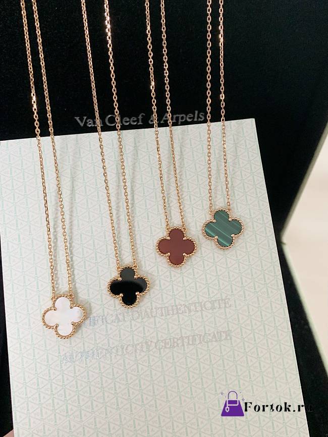 Fortok Van Cleef & Arpels Bracelet Four-Leaf Clover Necklace - 1