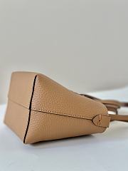 Fortok Fendi Mini Roll Calfskin Bag Brown 8655C 15.5x11x13cm - 3