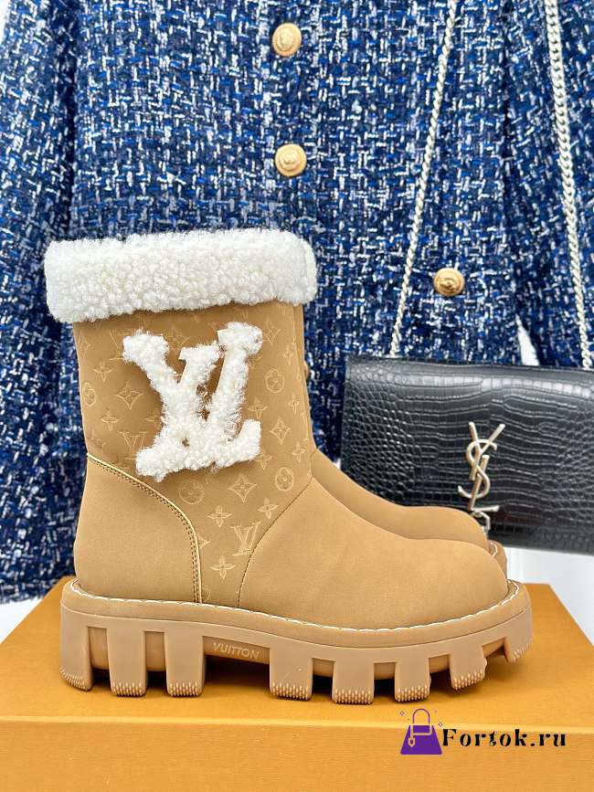 Fortok Louis Vuitton Shearling Boots Beige - 1