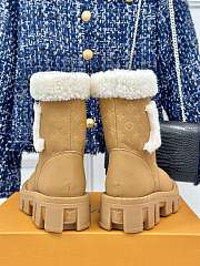 Fortok Louis Vuitton Shearling Boots Beige - 6