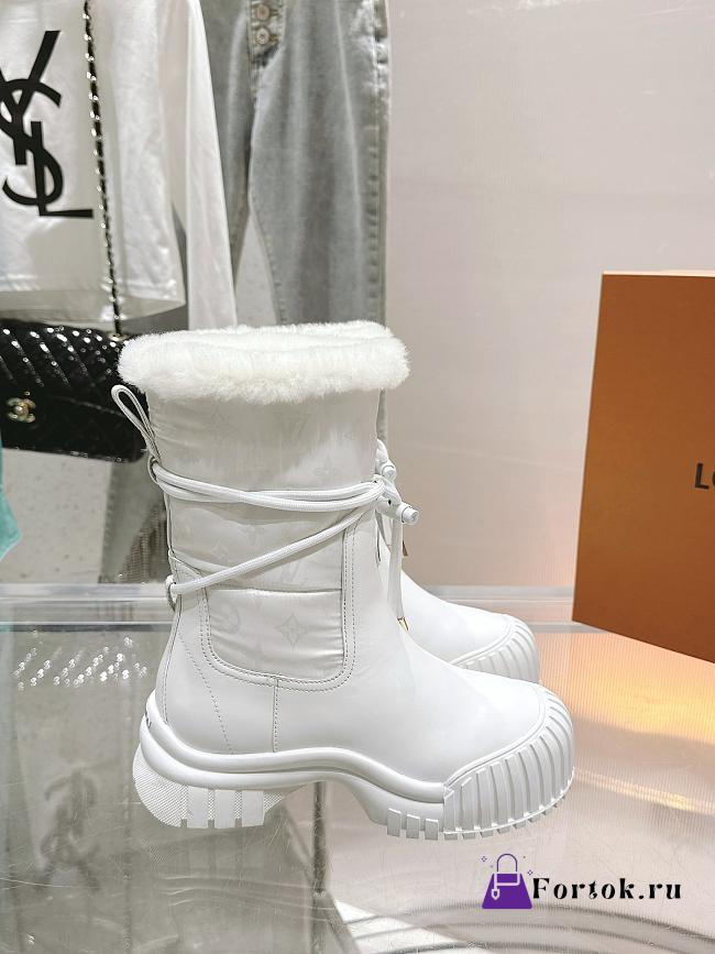 Fortok Louis Vuitton Ruby Flat Ankle Boot White - 1