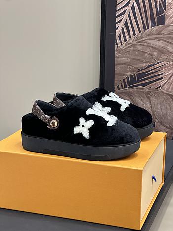 Fortok Louis Vuitton Aspen Comfort Clog Black