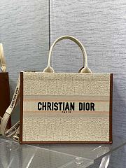Fortok Dior Book Tote Beige Dior Oblique Embroidered Raffia and Camel Calfskin 36x16x27cm - 1