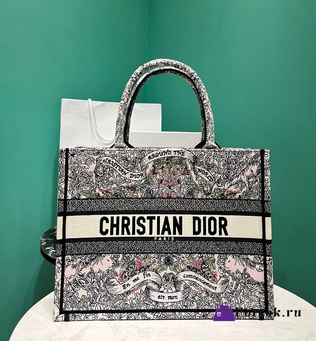 Fortok Dior Lucky Star Embroidery Pattern Book Tote Multicolor 36x18x28cm  - 1