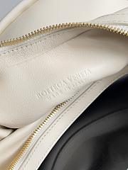 Fortok Bottega Veneta Hula Hoop Shoulder Bag White 794902 28x27x6cm - 3