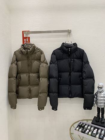 Fortok Moncler Besbre Hooded Short Down Jacket Beige / Black