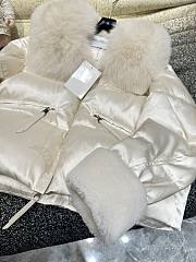 Fortok Maxmara Fur Collar Coat White - 2