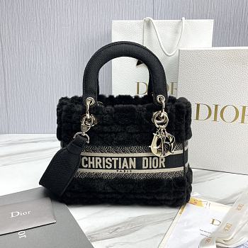 Fortok Dior Lady Five-grid Princess Diana Furry Bag Black 24x20x11cm