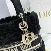 Fortok Dior Lady Five-grid Princess Diana Furry Bag Black 24x20x11cm - 3