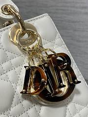 Fortok Dior Lady Bag White With Gold-plated Metal Chain Strap And Brown O-shaped Design - 6
