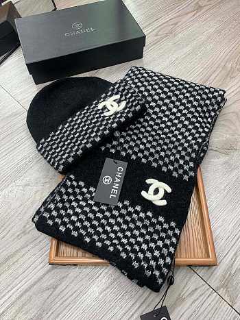 Fortok Chanel Hat + Scarf Set Black & White