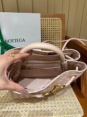 Fortok Bottega Veneta Light Pink Small Andiamo Bag 25x22x10cm - 2