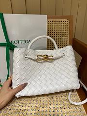 Fortok Bottega Veneta White Small Andiamo Bag 25x22x10cm - 1