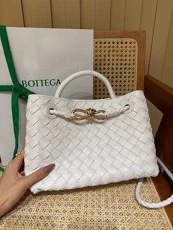 Fortok Bottega Veneta White Small Andiamo Bag 25x22x10cm