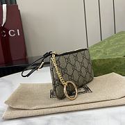 Fortok Gucci GG Emblem Key Case Beige & Black 819113 12x.7.5cm - 3