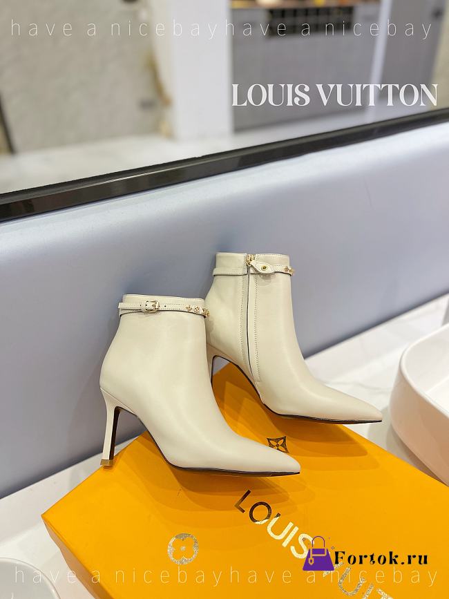 Fortok Louis Vuitton Pointed-toe Ankle Boots White  - 1