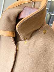 Fortok Louis Vuitton Detachable Collar Double-sided Coat Beige - 5