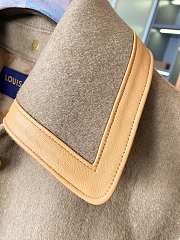 Fortok Louis Vuitton Detachable Collar Double-sided Coat Beige - 2