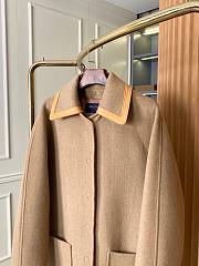 Fortok Louis Vuitton Detachable Collar Double-sided Coat Beige - 3