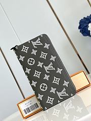 Fortok Louis Vuitton Zippy Wallet Horizontal Olive Green M12578 21x2.5x10cm - 1